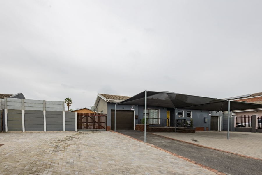 3 Bedroom Property for Sale in St Dumas Western Cape